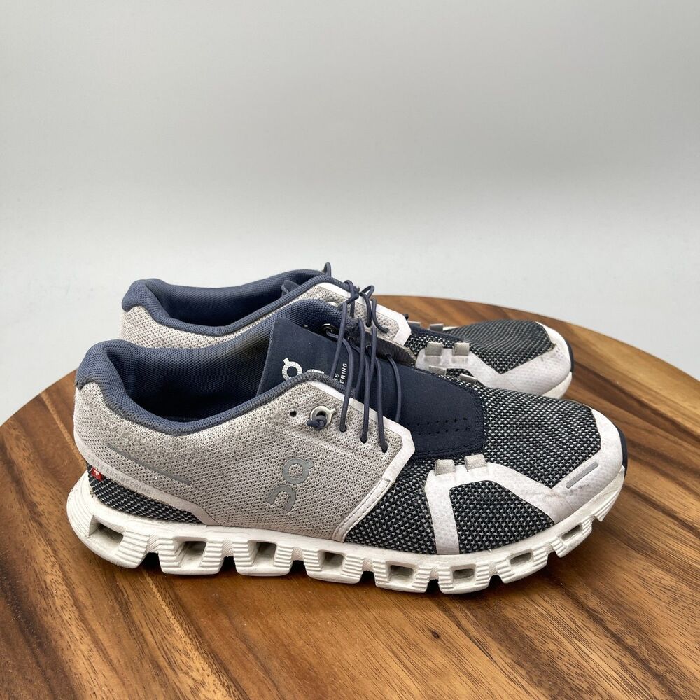 On Cloud 5 Shoes Womens Size 7 Gray Road Running Comfort Walking Gym Sneakers